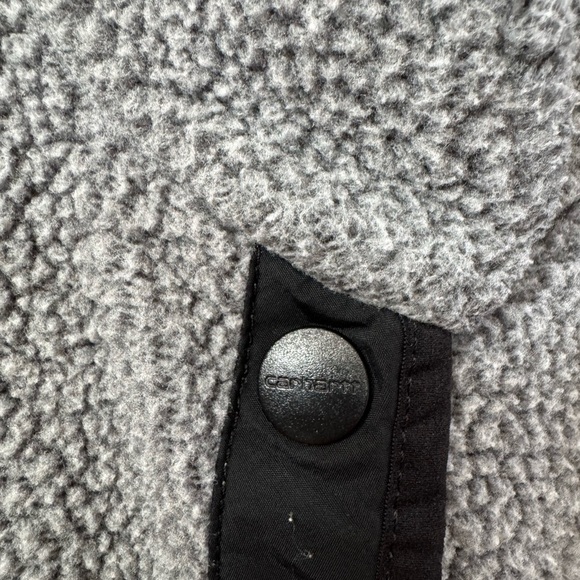 Carhartt Gray and Black Vest for Versatile Layering - Picture 3 of 14